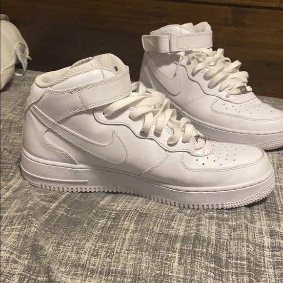 Men’s Air Force 1 - Picture 3 of 6